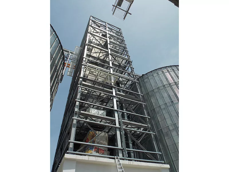 Costru di Torre di Steel